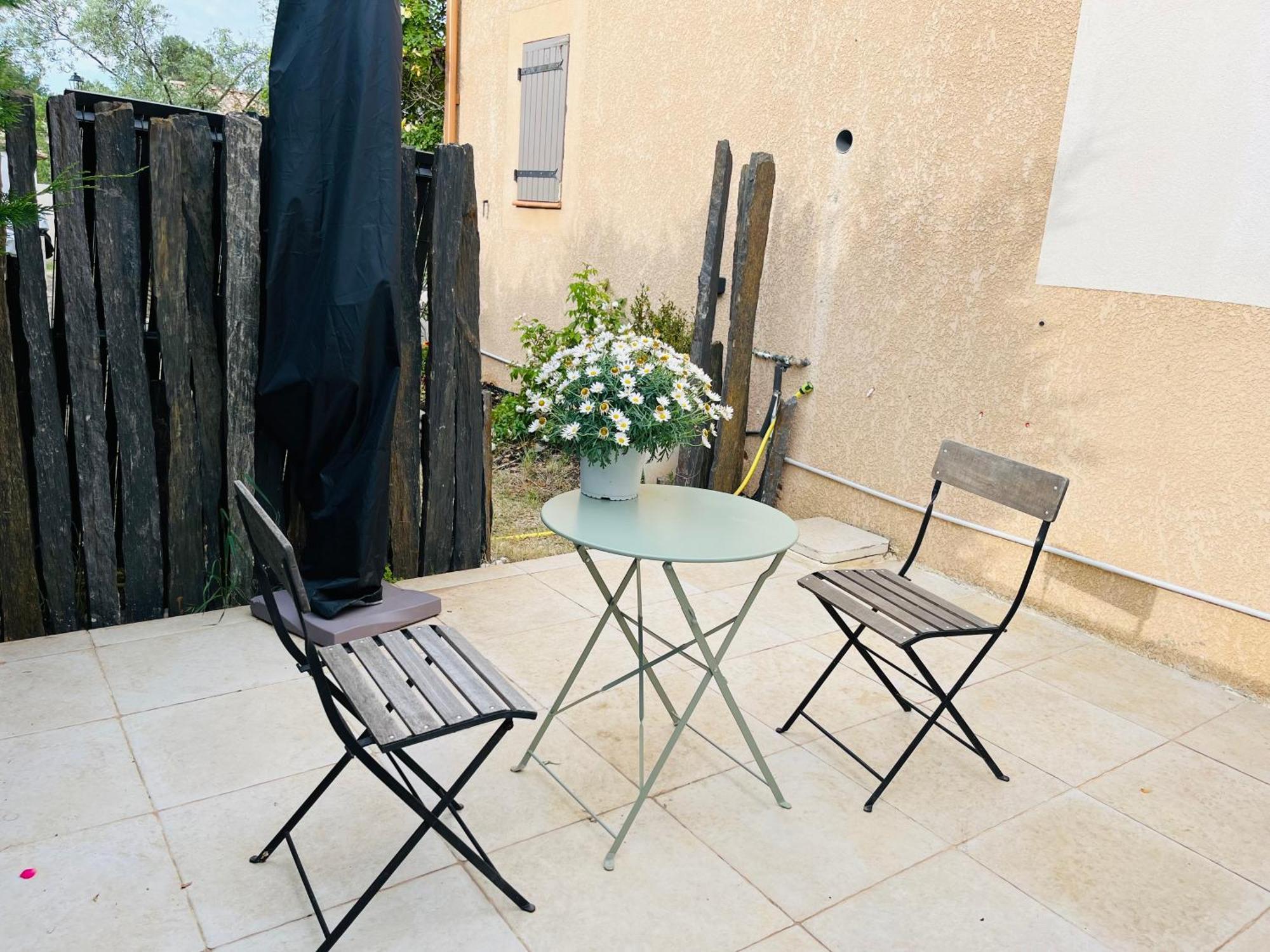 Chez Nous Hotel Mérindol Kültér fotó